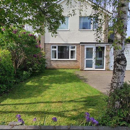 Number 8 With Free Parking Villa Bury St. Edmunds Ngoại thất bức ảnh